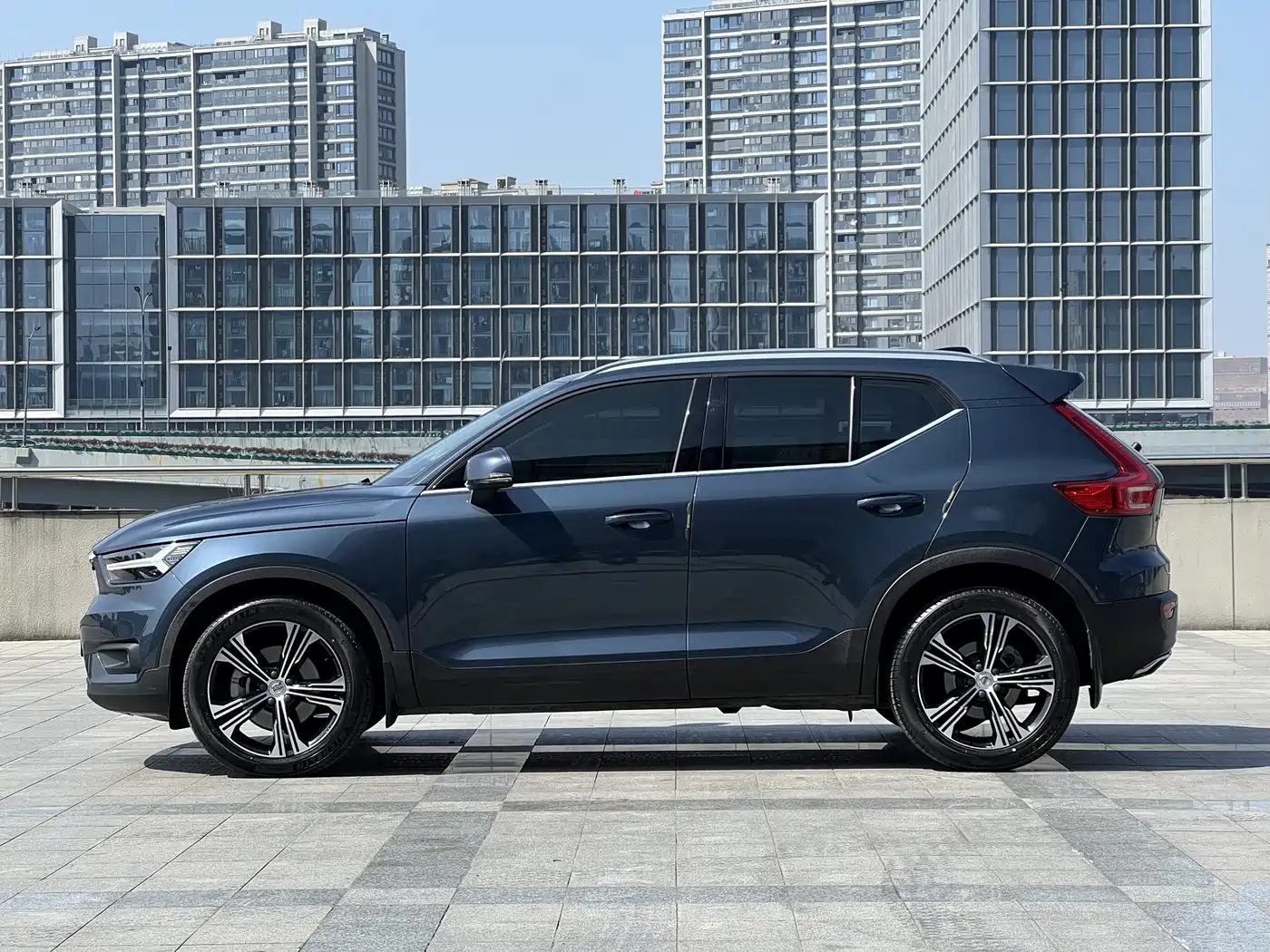 Фото 4 - Volvo XC40