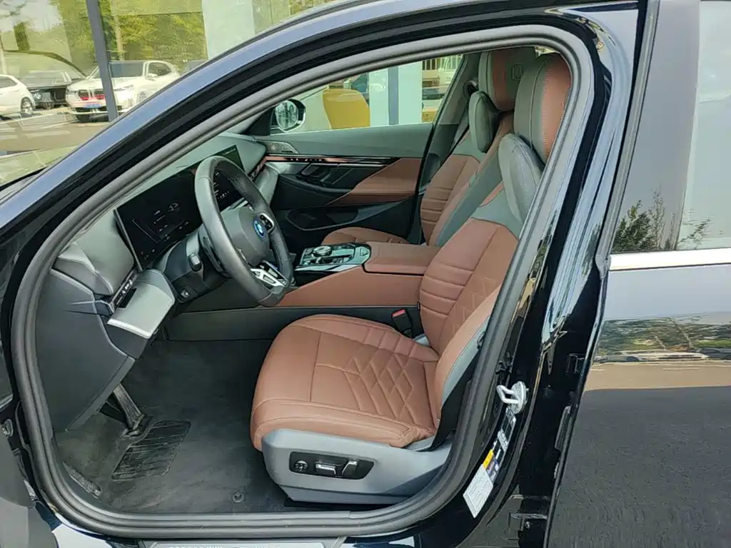 BMW i5 2025 2025 eDrive 40L M Sport Package