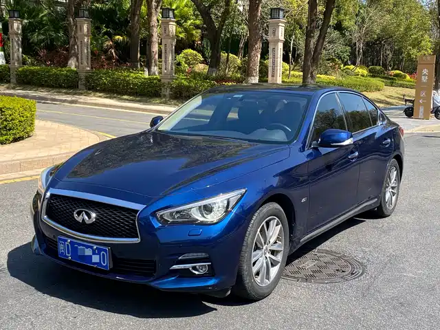INFINITI Q50L