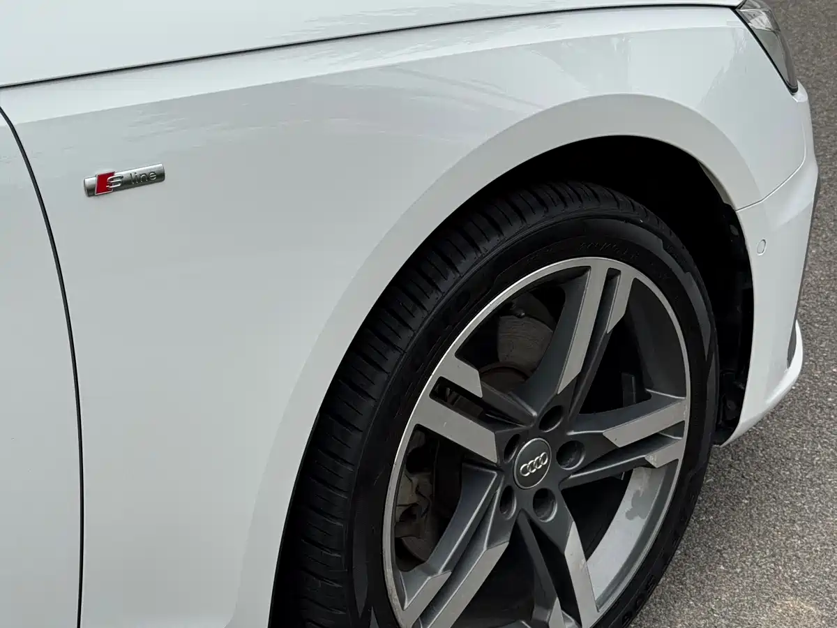 AUDI A4L