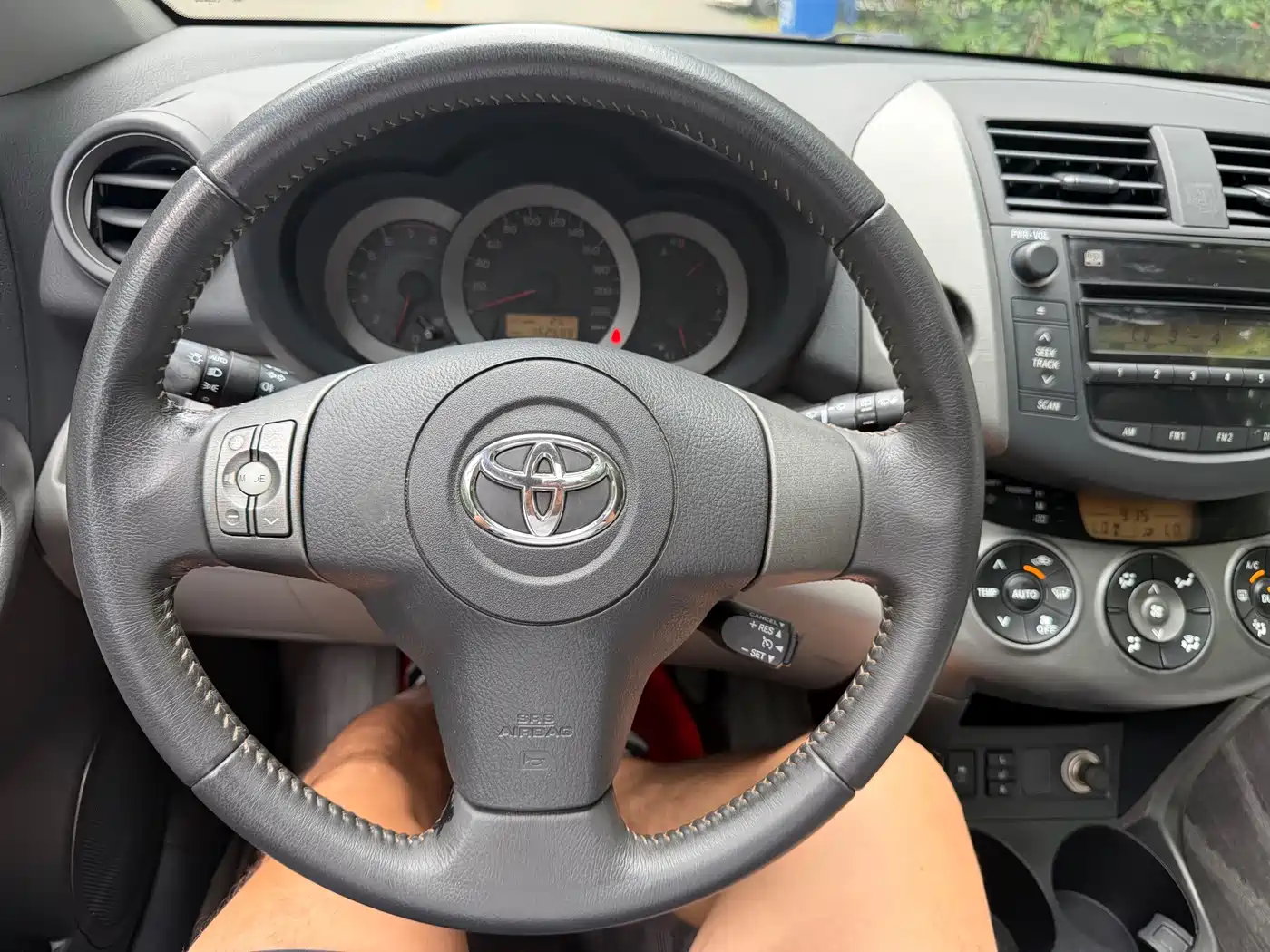 Toyota RAV4 Rongfang 2010 Model 2.0L Manual Luxury Upgrade Edition фото 13