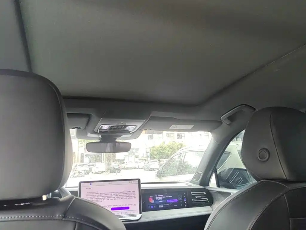Photo 18 - Volkswagen Tiguan L