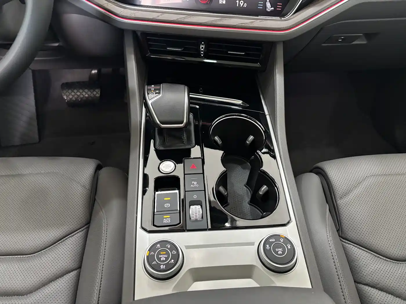 Volkswagen Touareg 2025 2023 3.0TSI R-Line Classic Sports Package