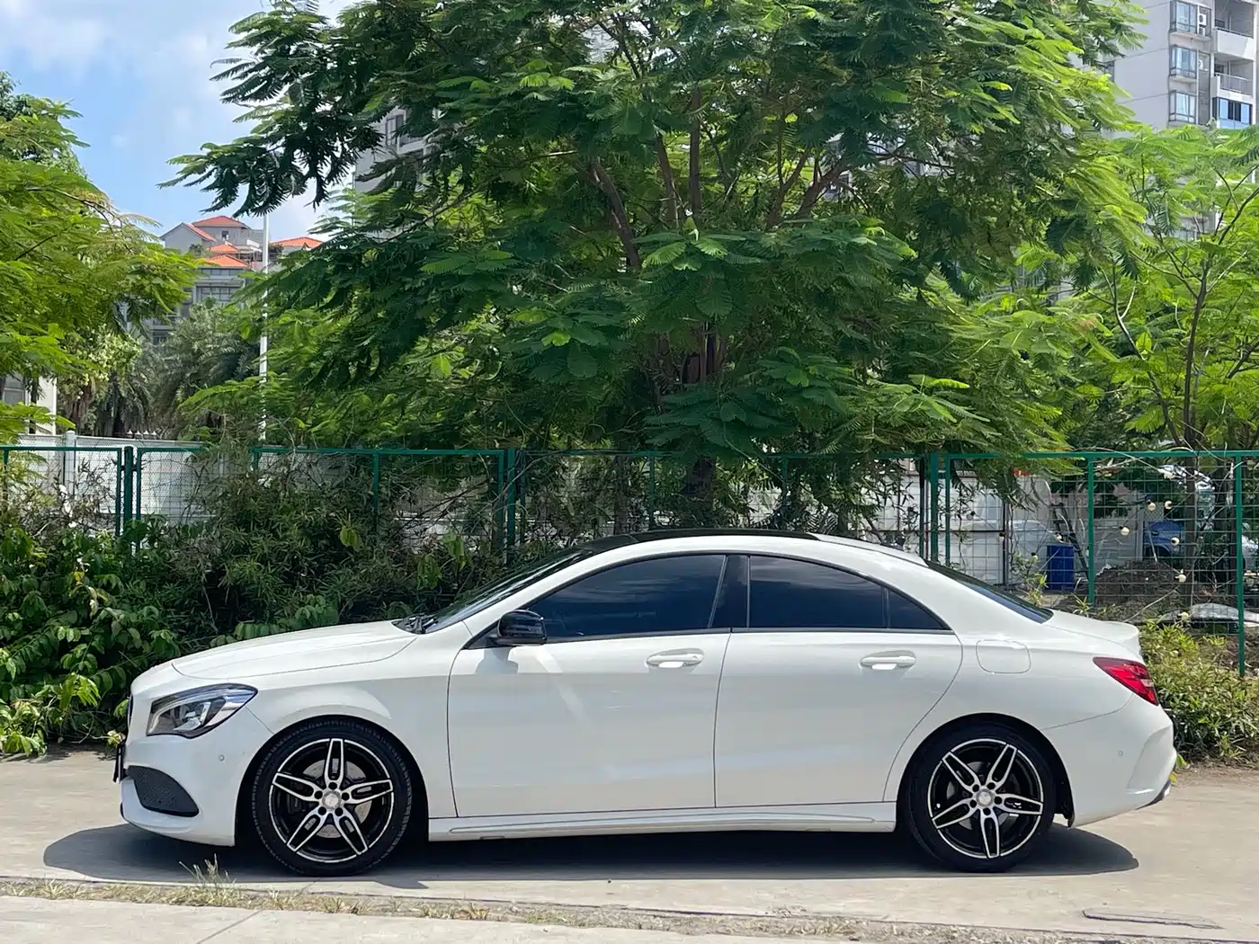 Mercedes-Benz CLA (Import) 2017 2016 CLA 220 4MATIC