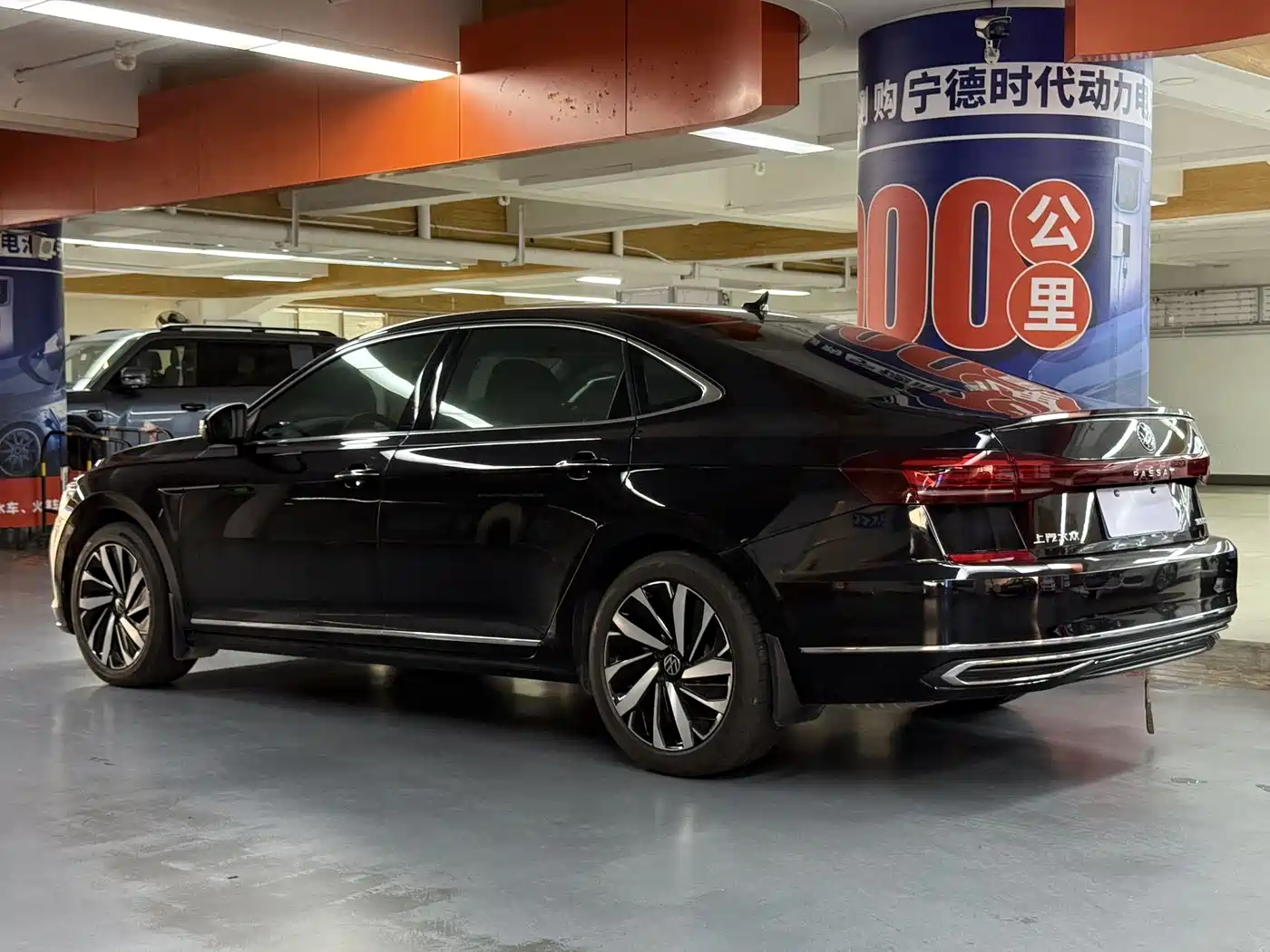 Volkswagen Passat 2025 Outstanding 380TSI Dragon Glory Edition фото 19