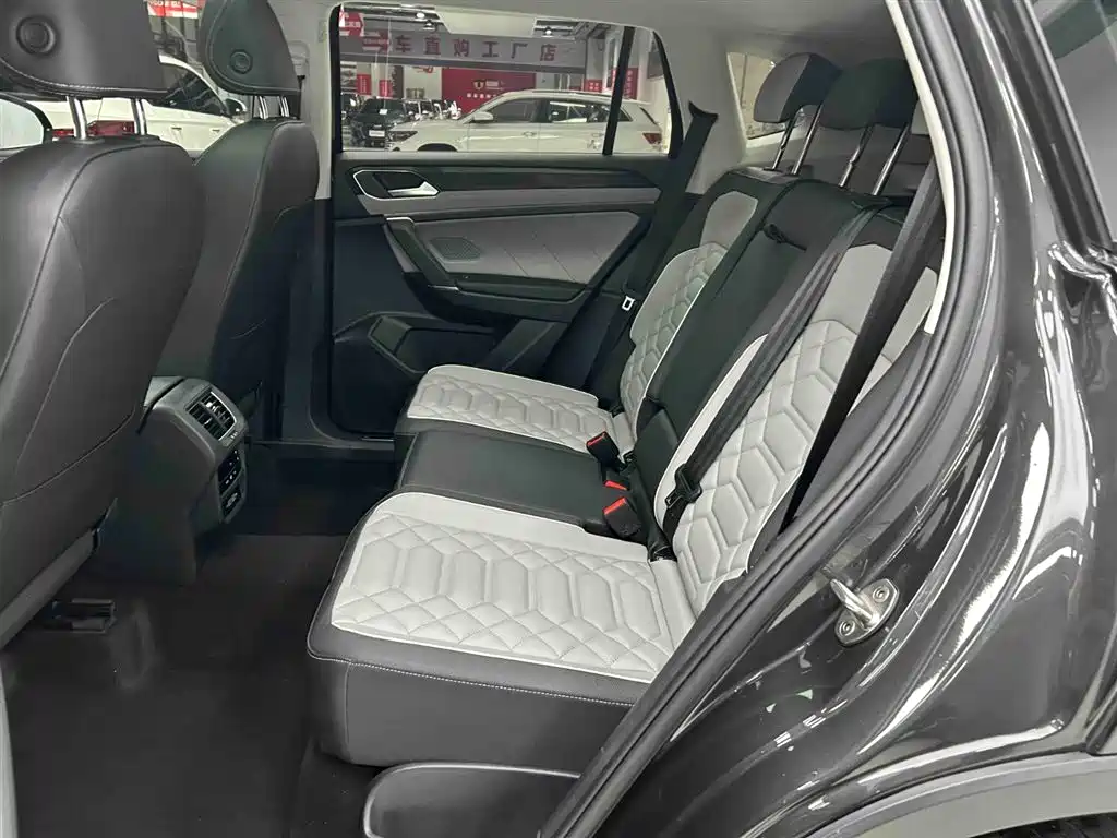 Volkswagen Tayron 2023 280TSI 2WD Luxury Plus Advanced Edition фото 14