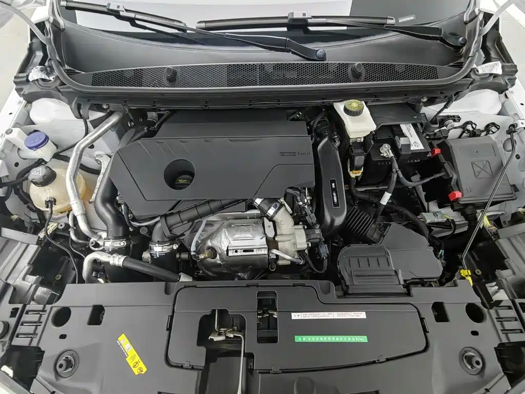 Peugeot 408 2024 2022 1.6T Light Chaser Edition