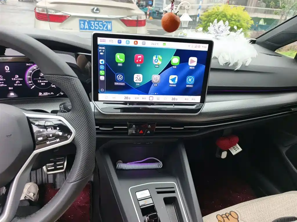Volkswagen Golf 2025 300TSI R-Line фото 9