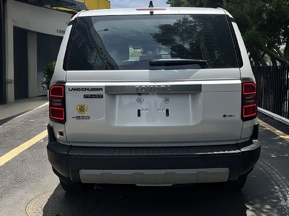 Toyota Prado фото 7