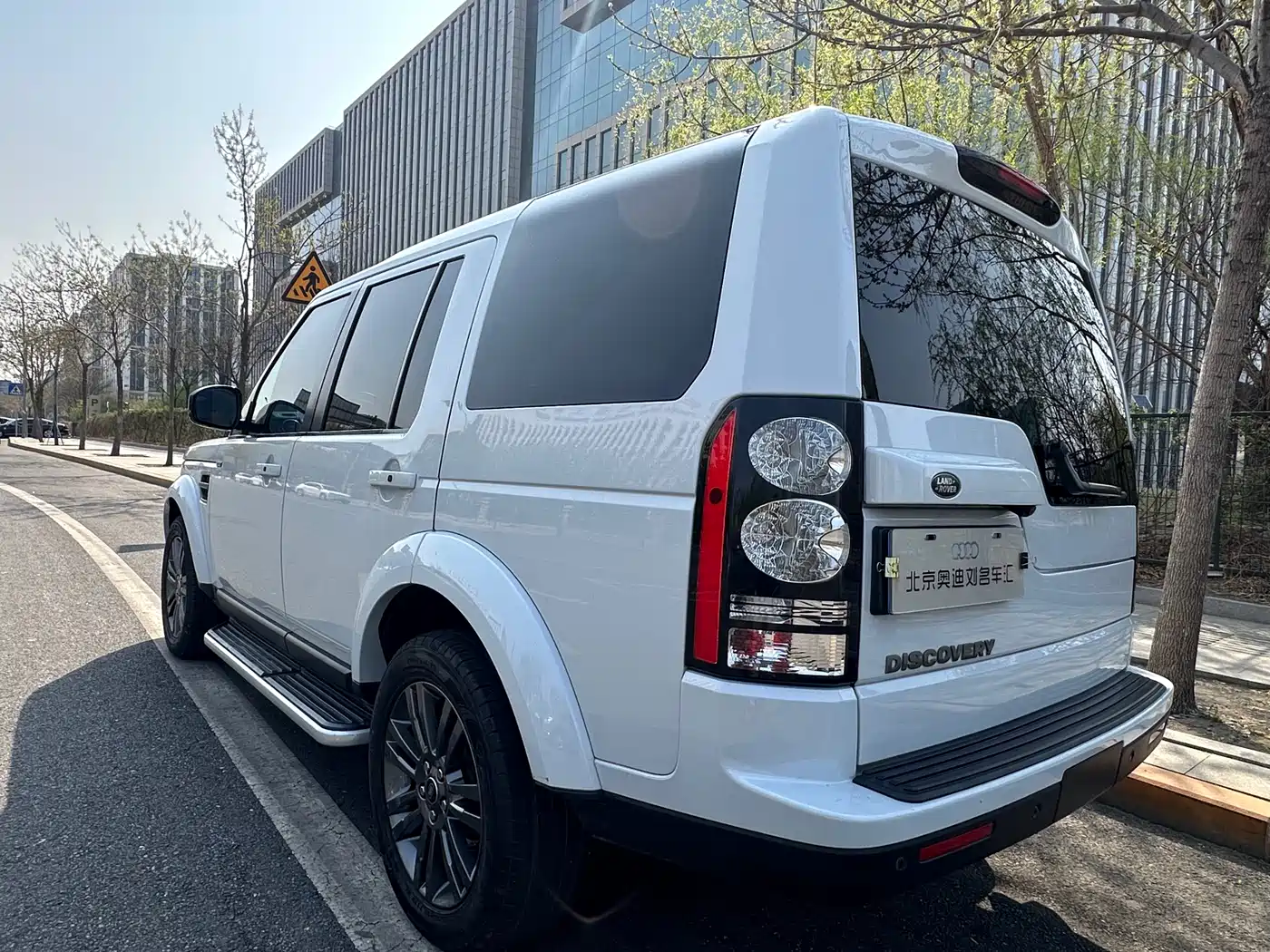 Land Rover Discovery 2016 3.0 SC V6 HSE фото 13