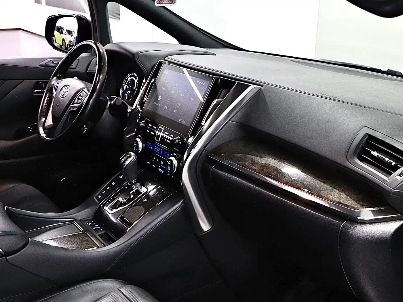 Toyota Vellfire 2020 2020 Twin Engine 2.5L HV Premium Edition