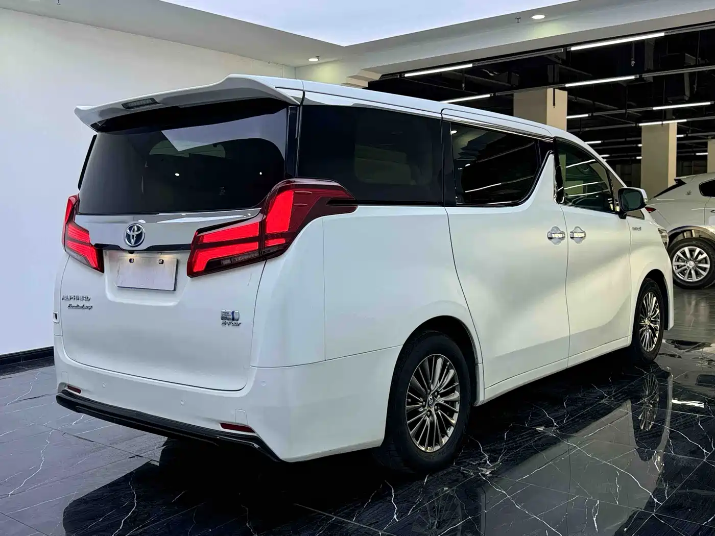 Toyota Alphard 2021 Hybrid 2.5L Premium фото 24