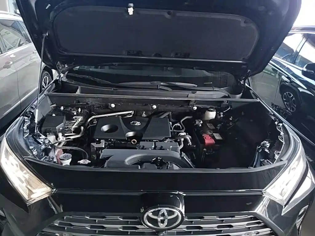 Фото 20 - Toyota RAV4
