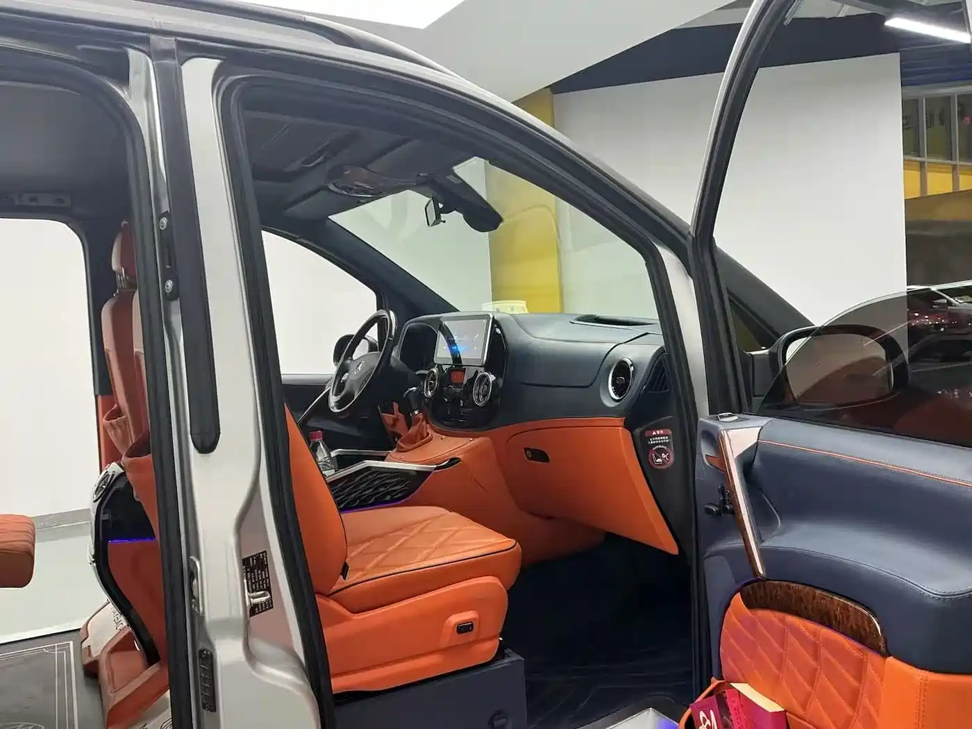 Mercedes-Benz Viano 2010 2.5L Prestige Edition фото 9