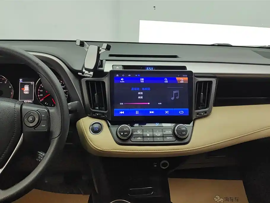 Toyota RAV4 Rongfang 2019 2.0L CVT 2WD Trend X Limited Edition China V фото 13