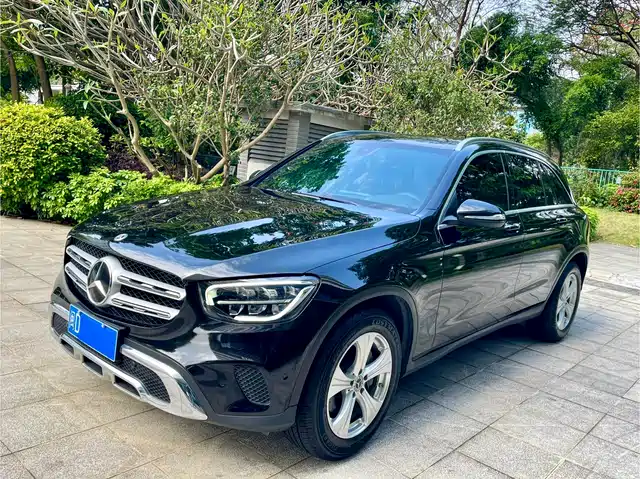 MERCEDES-BENZ GLC