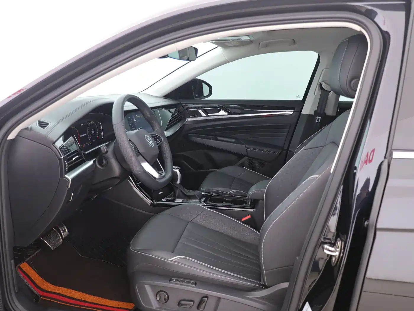 Volkswagen Passat 2024 380TSI Dragon Soaring Edition фото 14