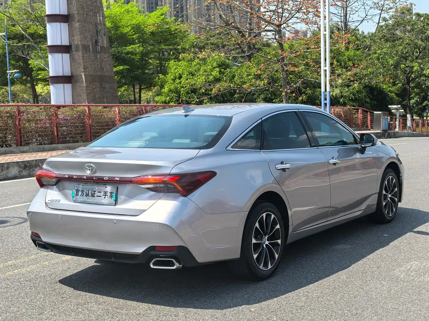 Toyota Avalon 2022 2.0L Luxury Edition фото 10
