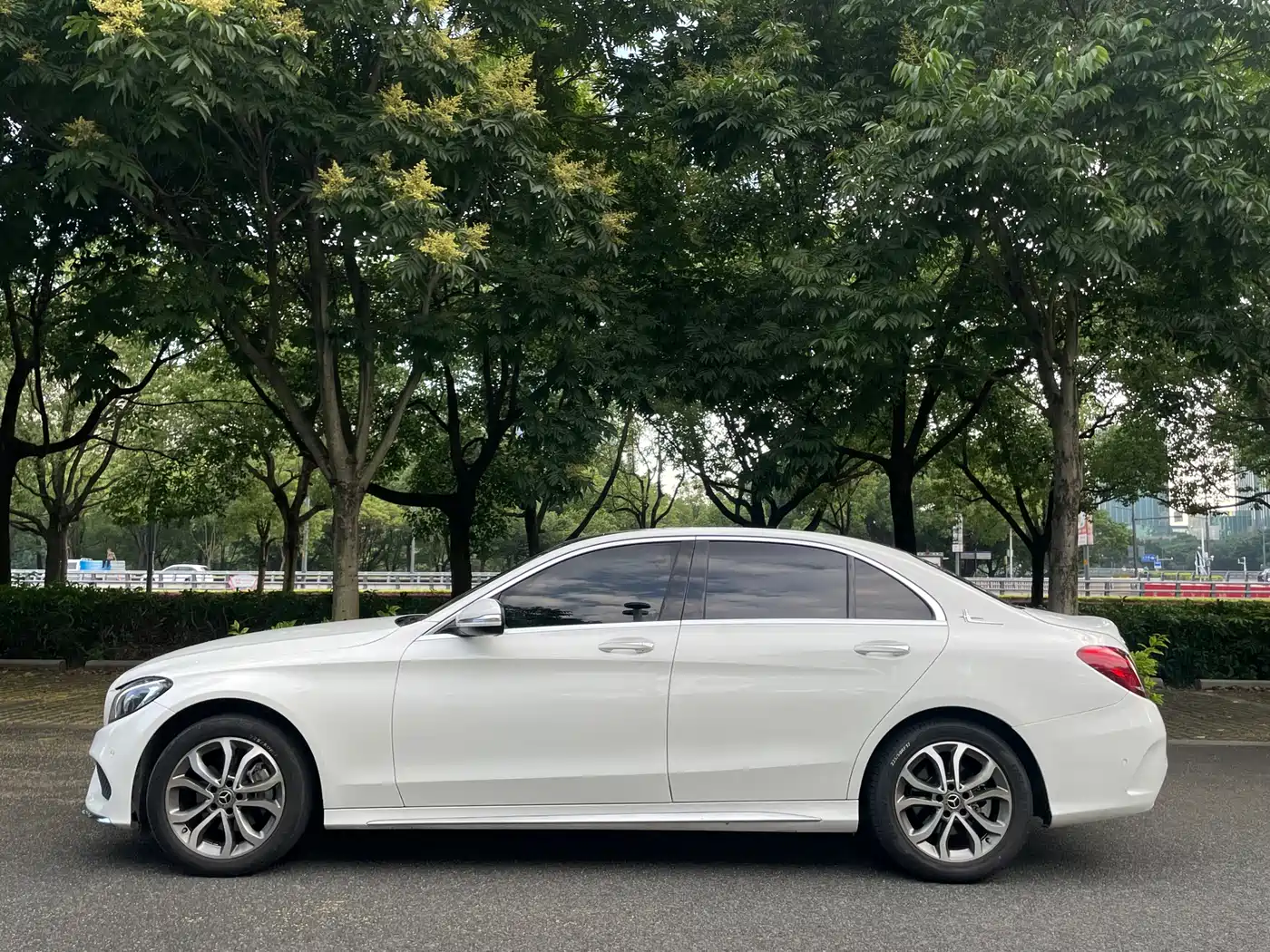 Mercedes-Benz C-Class 2015 Facelift C 200 L Sport фото 10