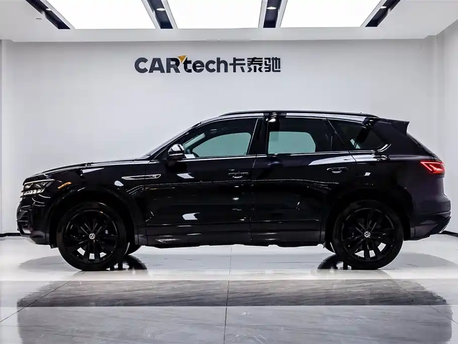 Volkswagen Touareg 2021 3.0TSI Sharp Edition with Gloss Black Sports Package фото 3