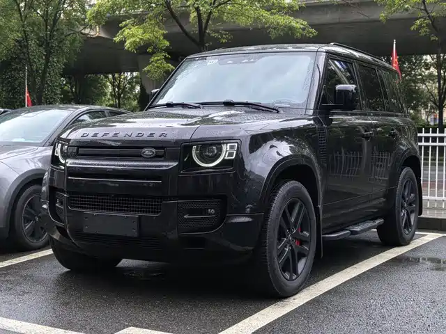 Land Rover Defender 2023 Facelift 90 3.0T P400 XS — фото 1