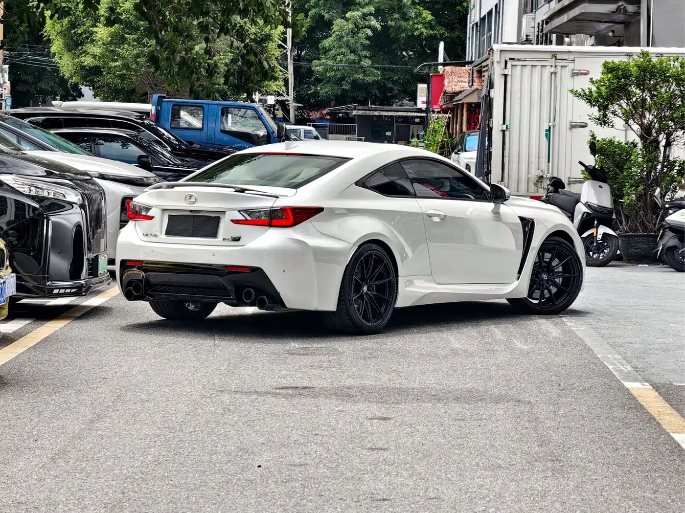 Lexus RC F 2015 F 5.0L Peak Edition фото 13