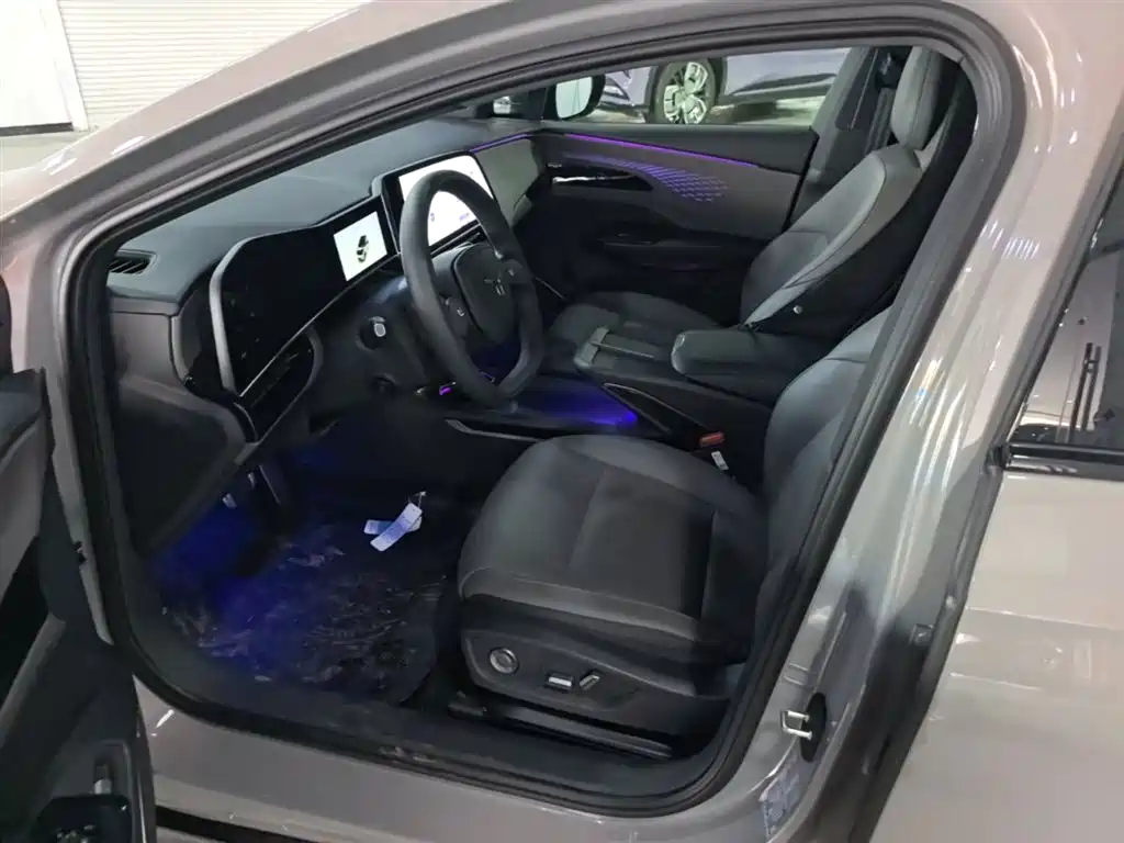 Hongqi EH7 2025 640 AWD Smart Selection Edition фото 15