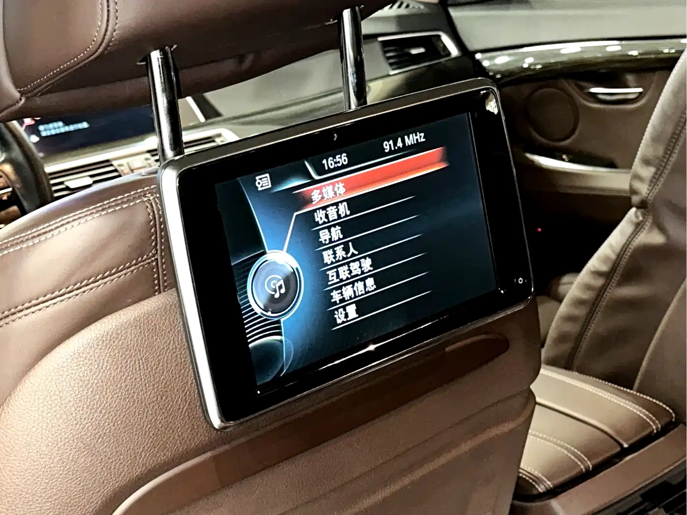 BMW 5 Series GT 2014 535i Luxury фото 13
