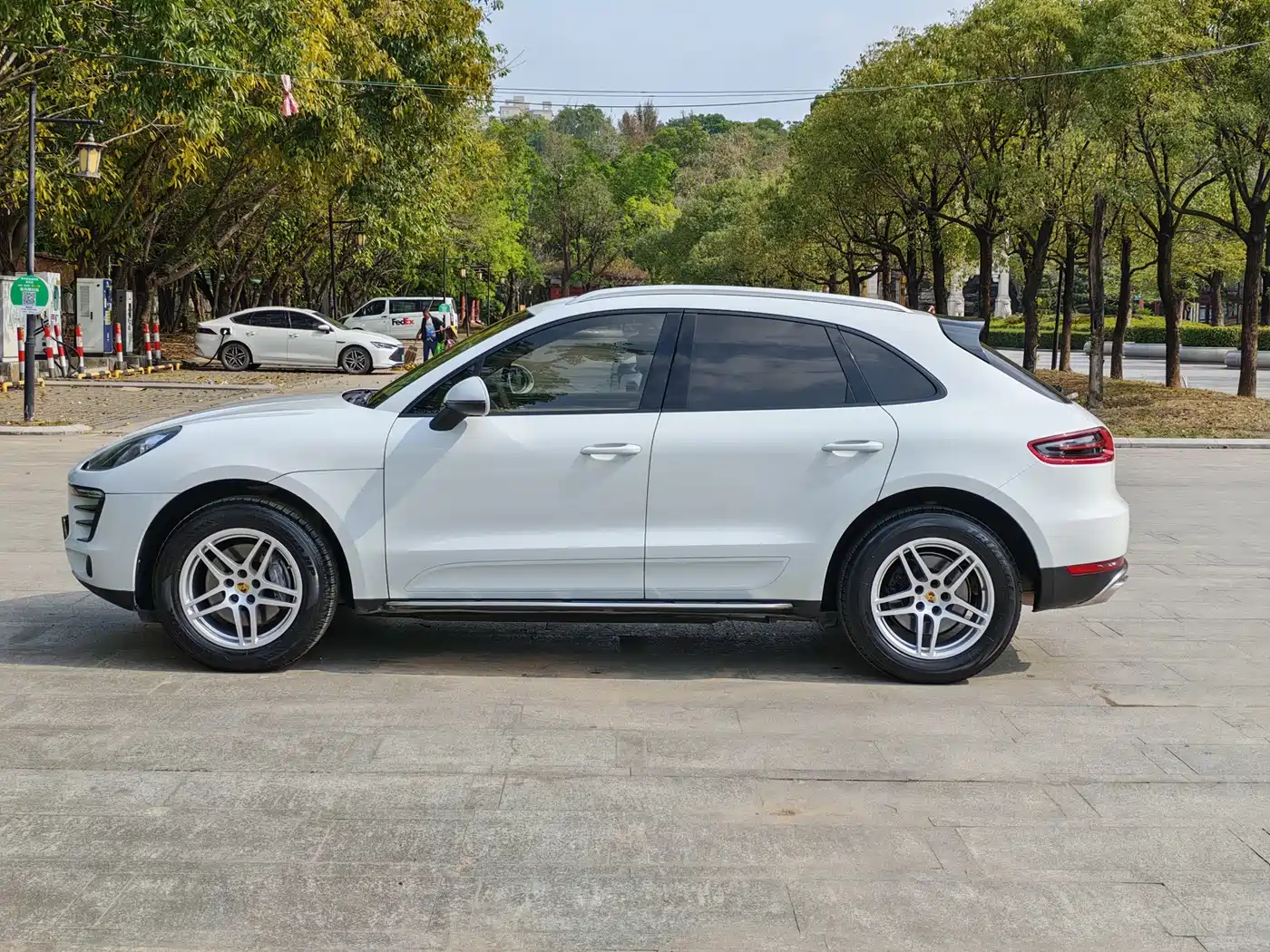 Porsche Macan 2016 Macan 2.0T фото 4