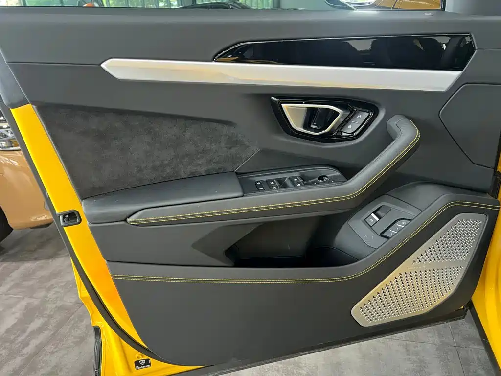 Lamborghini Urus 2024 2023 4.0T V8 S
