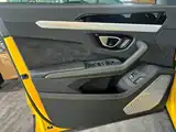 Фото 11 - Lamborghini Urus