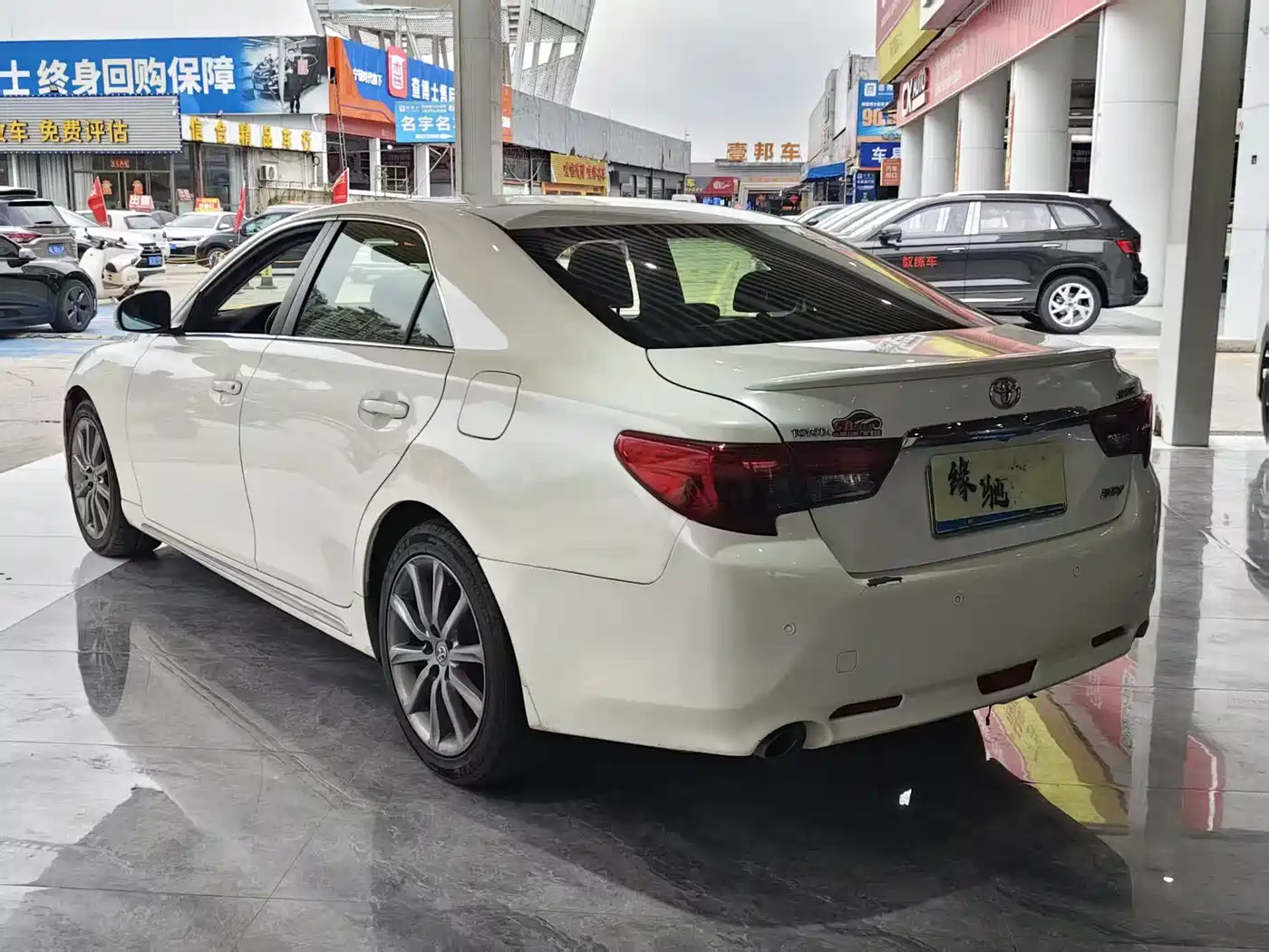 Toyota Reiz 2013 2.5V Premium Edition фото 6