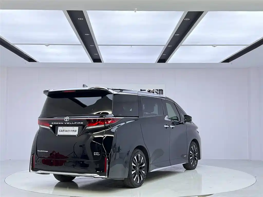 Toyota Vellfire 2024 Crown Hybrid 2.5L Executive Premium Edition фото 5