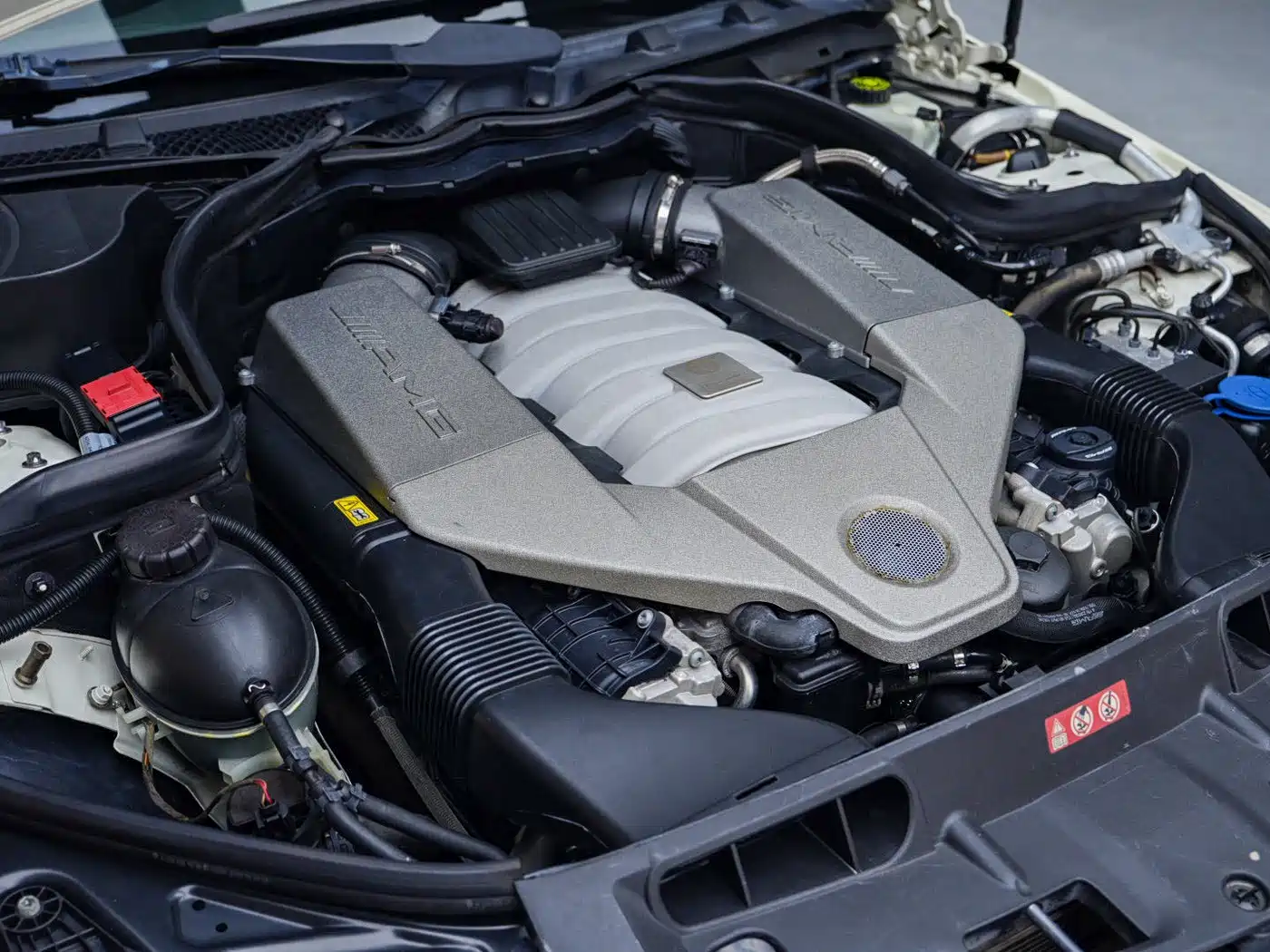 Mercedes-Benz C-Class AMG 2010 AMG C 63 Sport Enhanced Edition фото 6