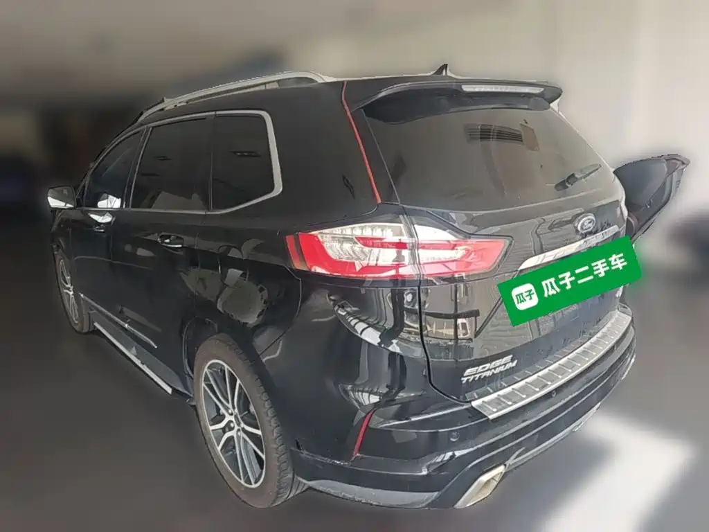 Фото 9 - Ford Edge