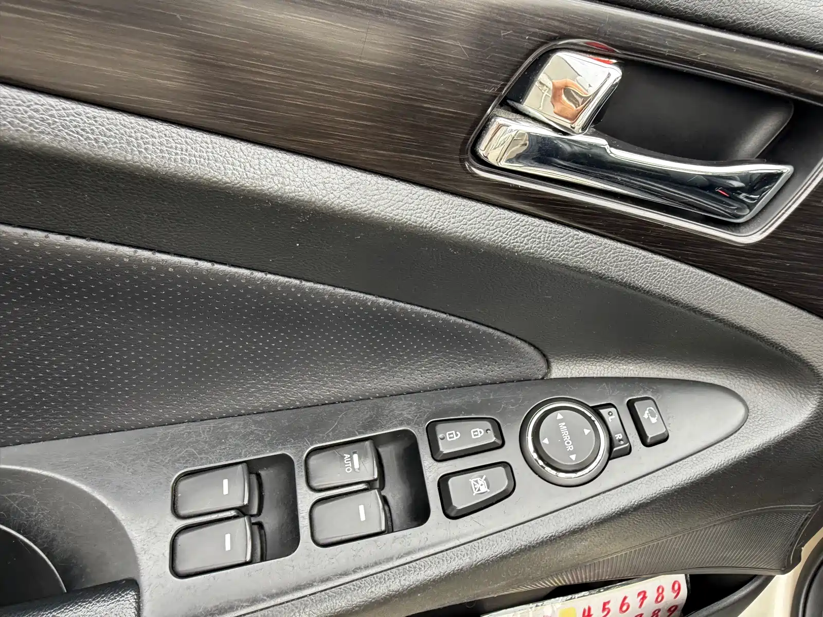 Photo 11 - Hyundai Sonata