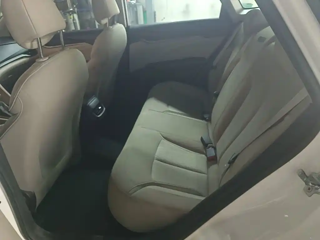 Фото 17 - Buick Excelle