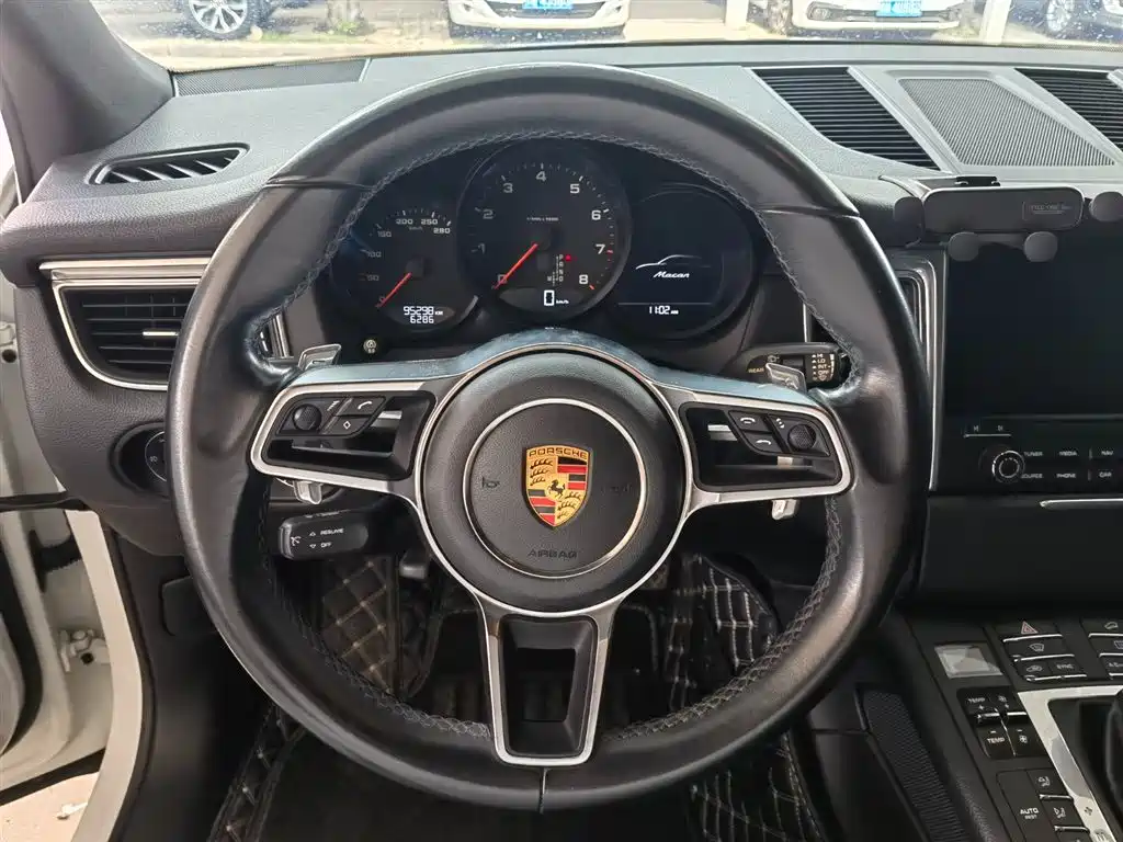 Porsche Macan 2017 Macan 2.0T фото 6