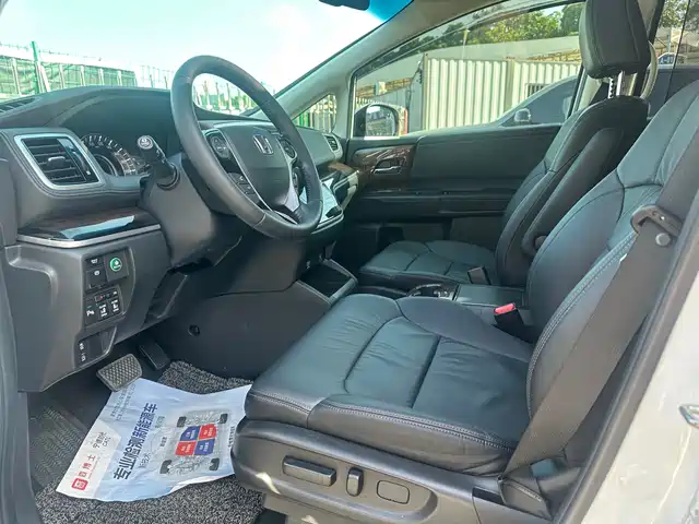 Honda Odyssey 2017 2.4L Ultimate Edition — фото 5