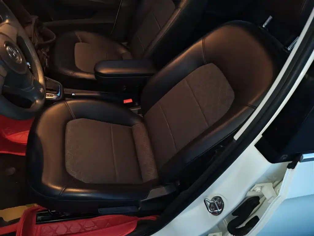 Volkswagen Santana 2015 1.6L Automatic Comfort Edition фото 15