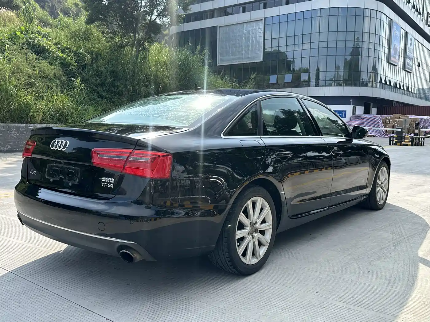 Photo 8 - Audi A6L
