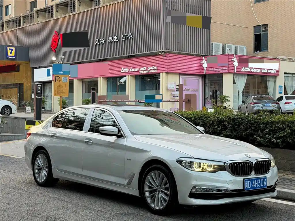 BMW 5 Series 2019 525Li M Sport Package фото 3