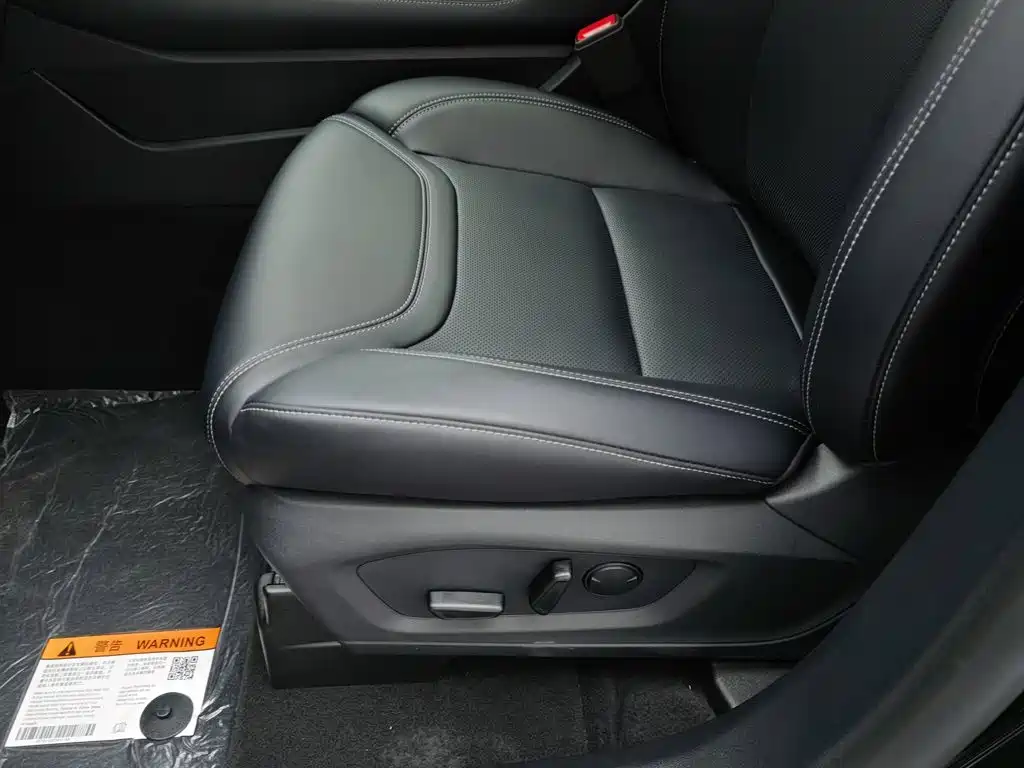 Фото 20 - Ford Explorer