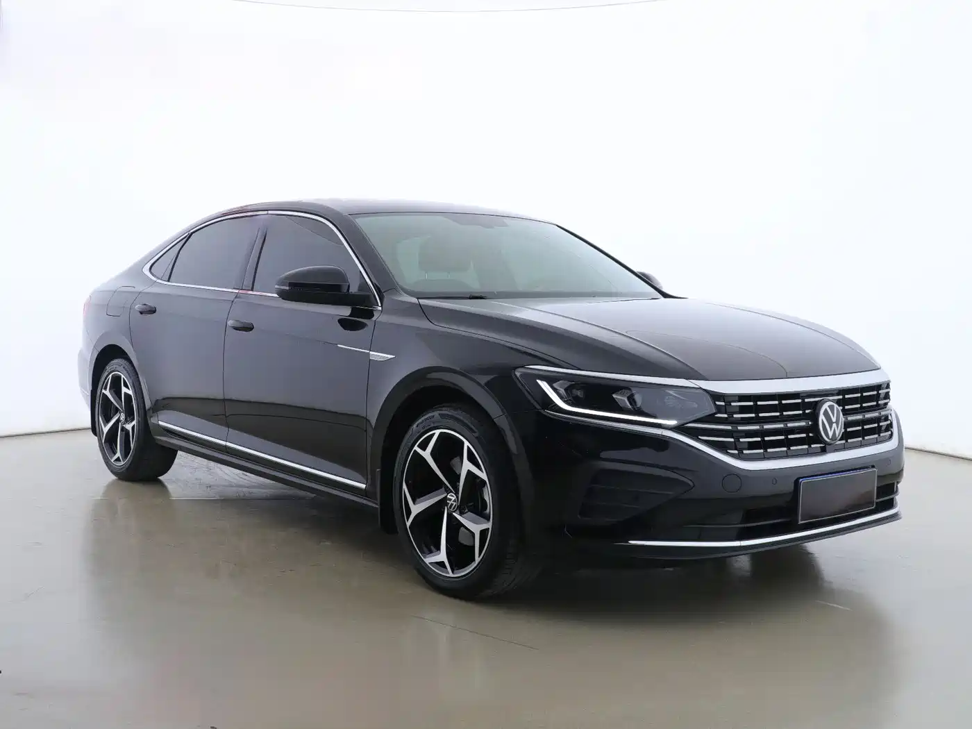 Volkswagen Passat 2024 380TSI Dragon Soaring Edition фото 3