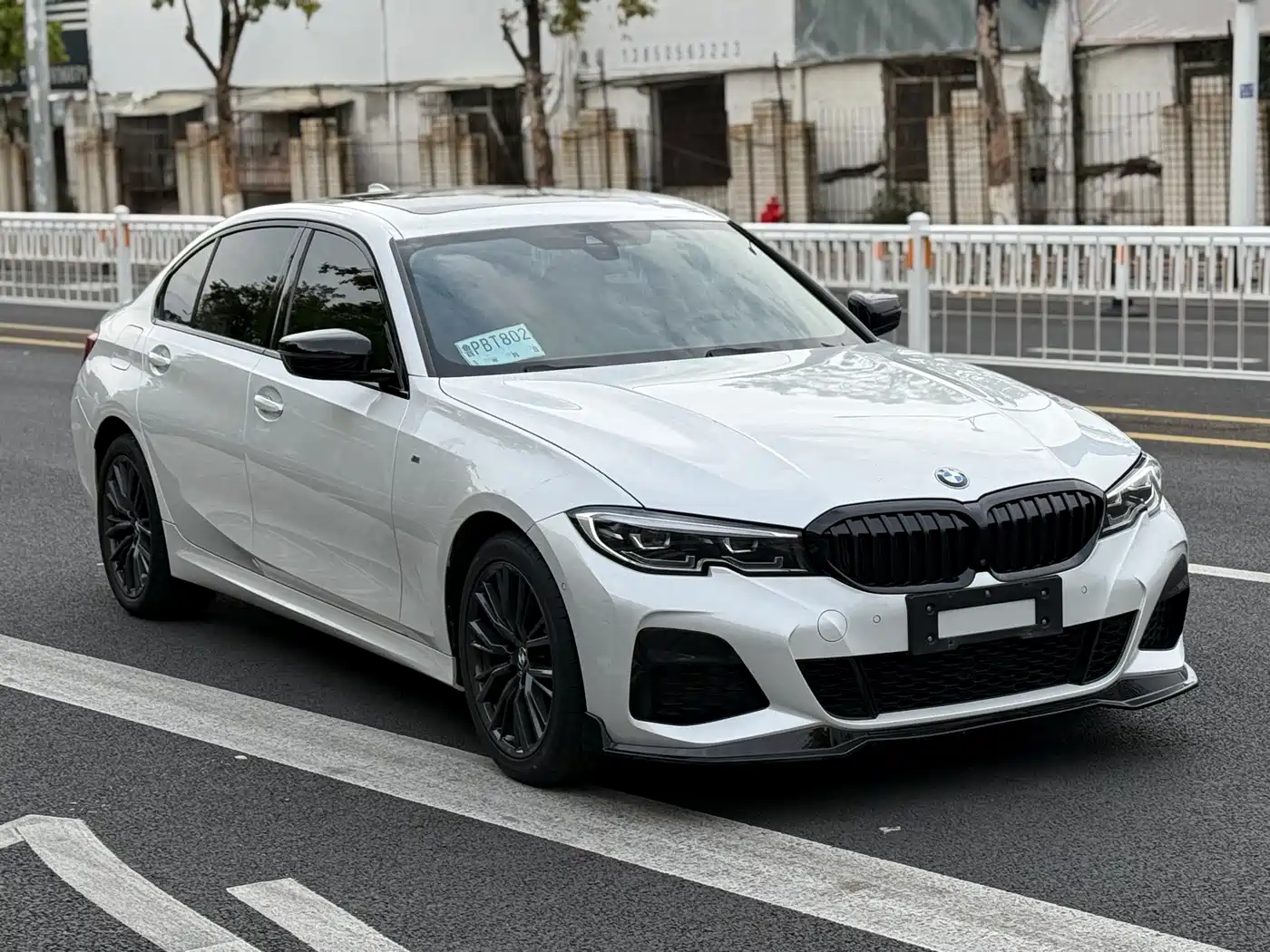 BMW 3 SERIES