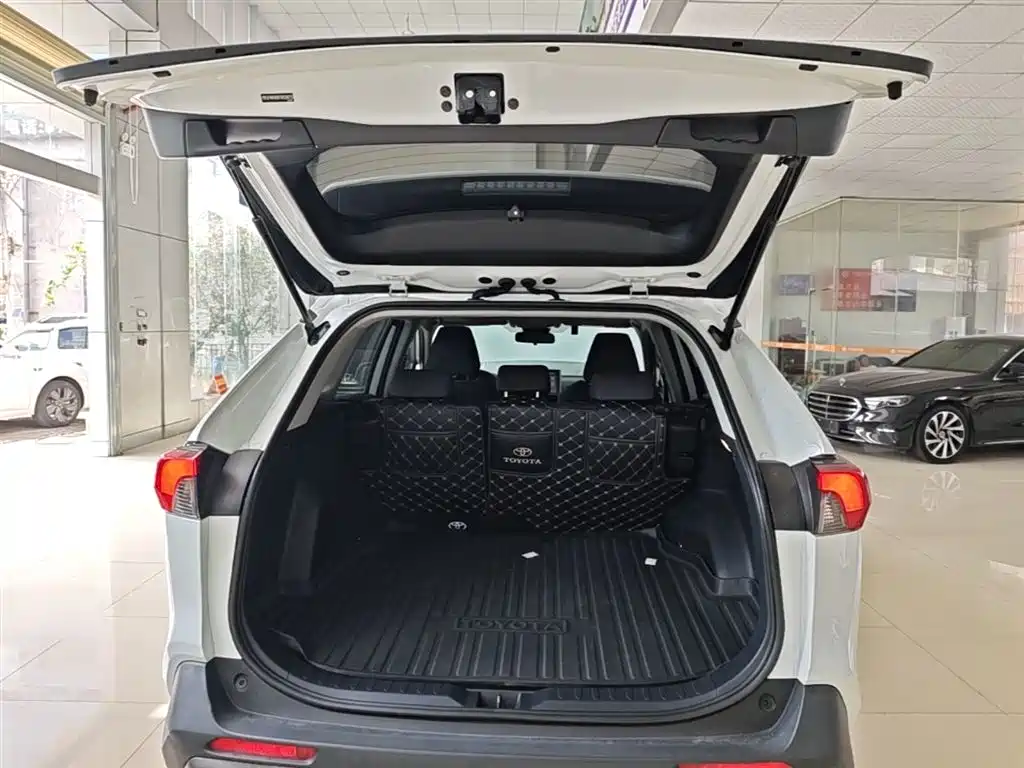 Toyota RAV4 Rongfang 2022 2.0L CVT 2WD Trend Edition фото 19