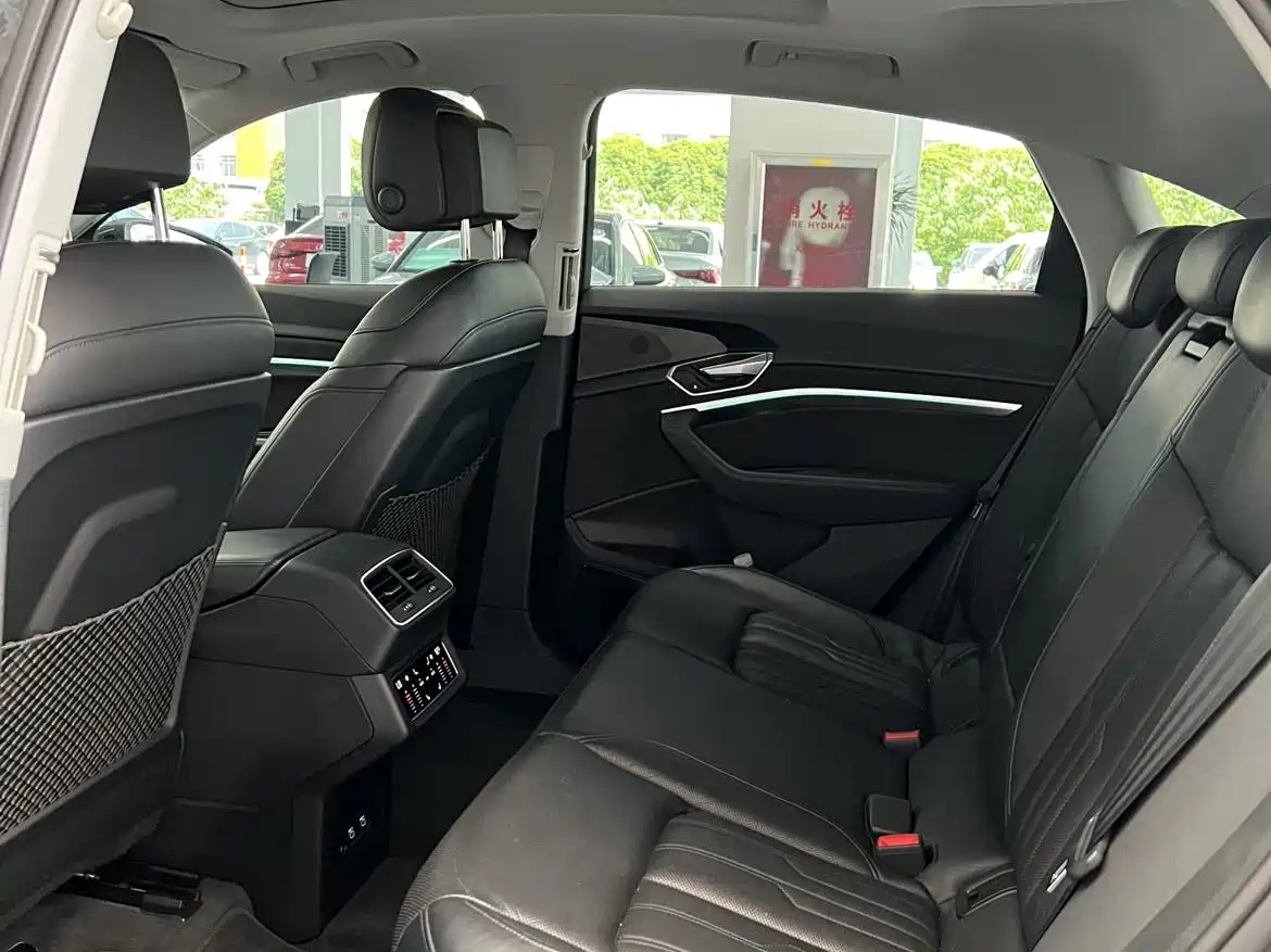 Audi e-tron (Import) 2021 2021 Sportback 55 quattro Selection