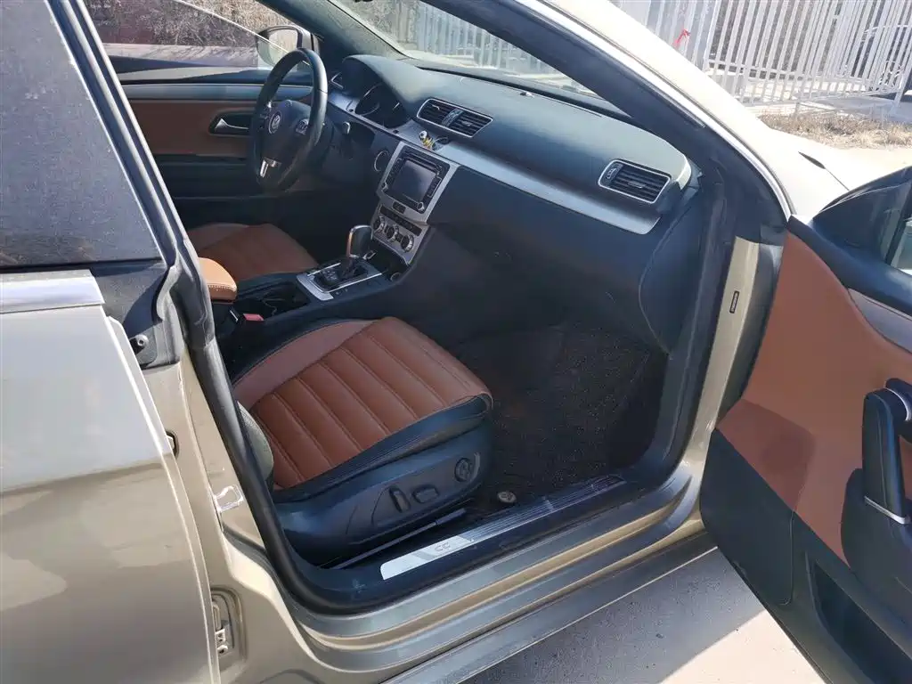 Volkswagen FAW-Volkswagen CC 2016 Model 2.0TSI Luxury фото 20