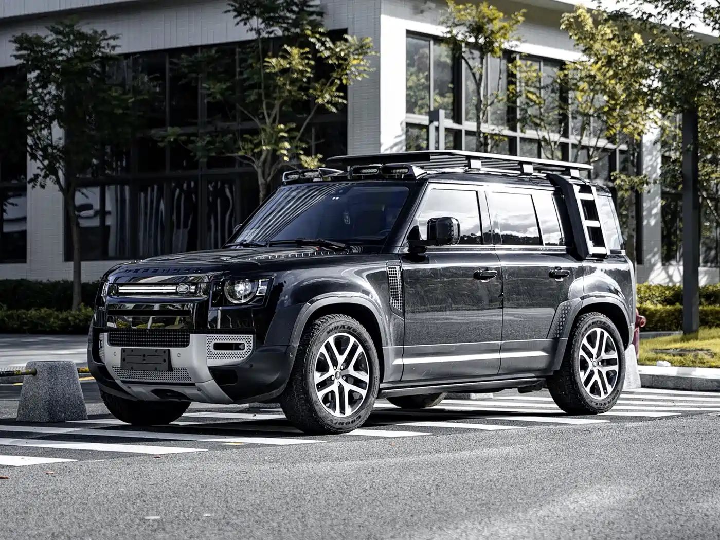 Land Rover Defender 2022 110 P400 Dark Special Edition