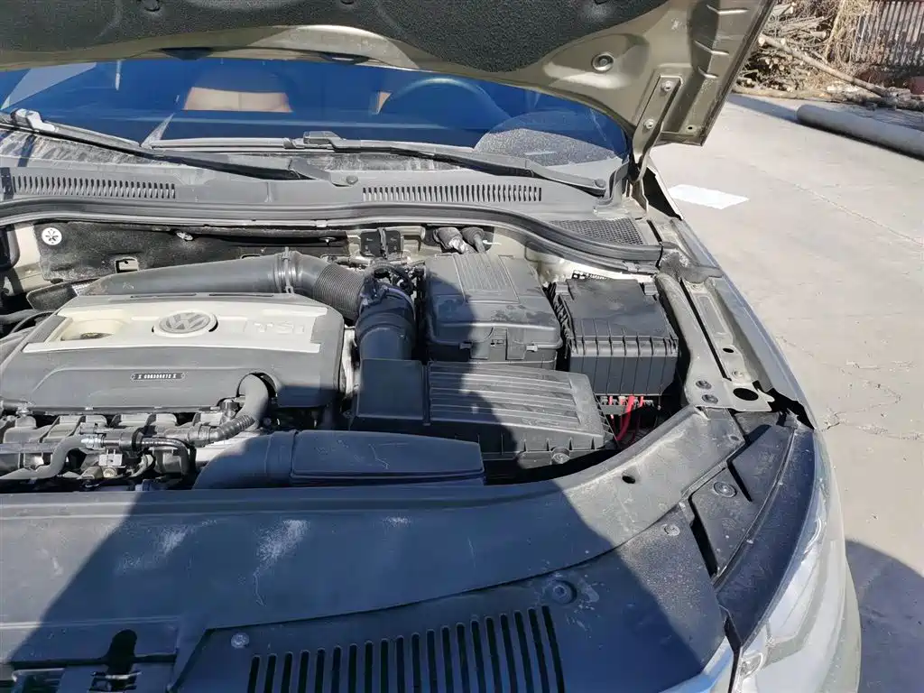 Volkswagen FAW-Volkswagen CC 2016 Model 2.0TSI Luxury фото 22